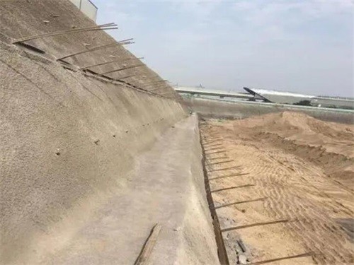 红谷滩河道边坡加固
